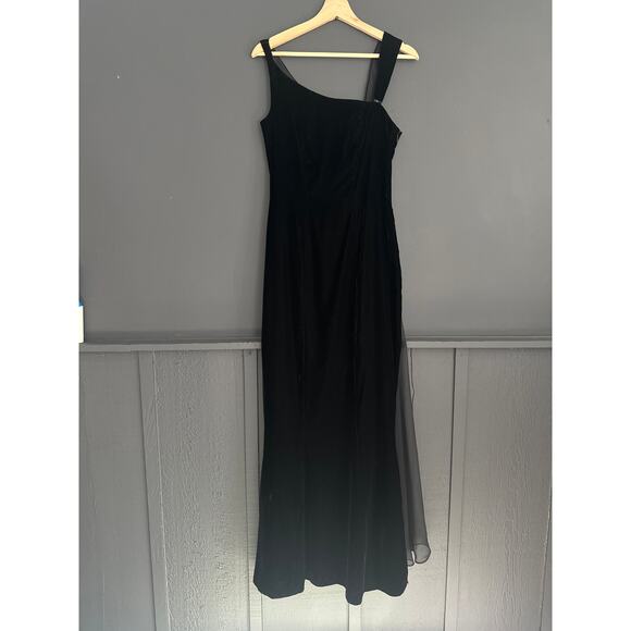 Vintage Black Velvet Gothic Trumpet Gown Dress by Watters and Watters Size 4 - Picture 1 of 15